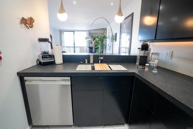 Building Photo - 3098 Rue D’Orleans