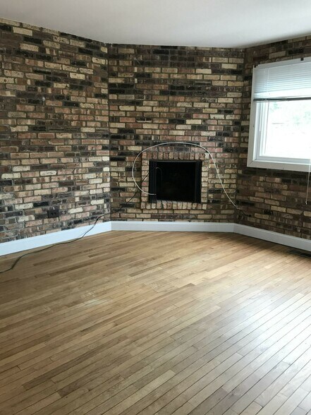 Building Photo - 1251 W Belden Ave