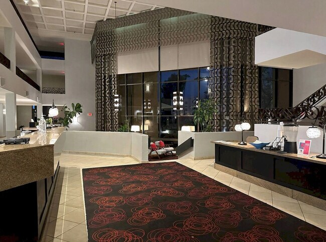 Building Photo - 7401 N Scottsdale Rd