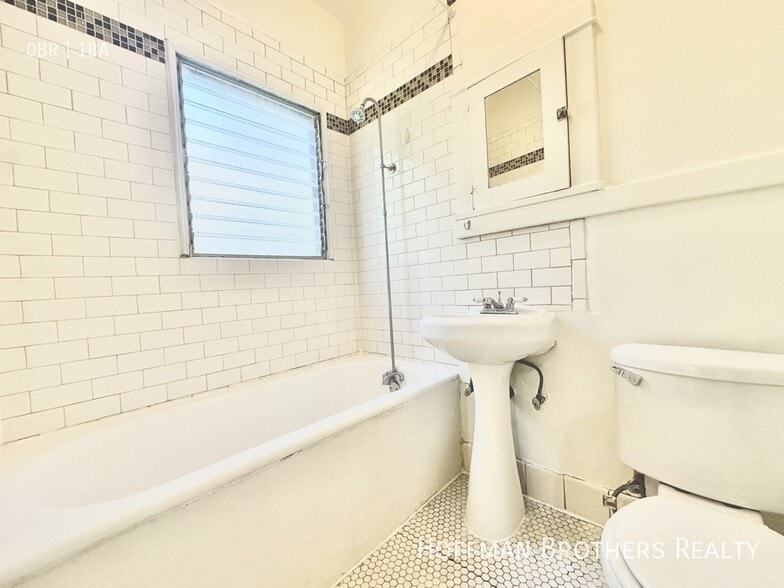 Building Photo - 806 Lucile Ave