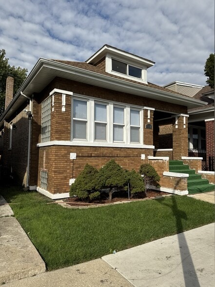 Building Photo - 6512 S California Ave