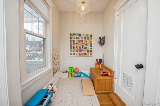 Building Photo - 36 Grand Ave