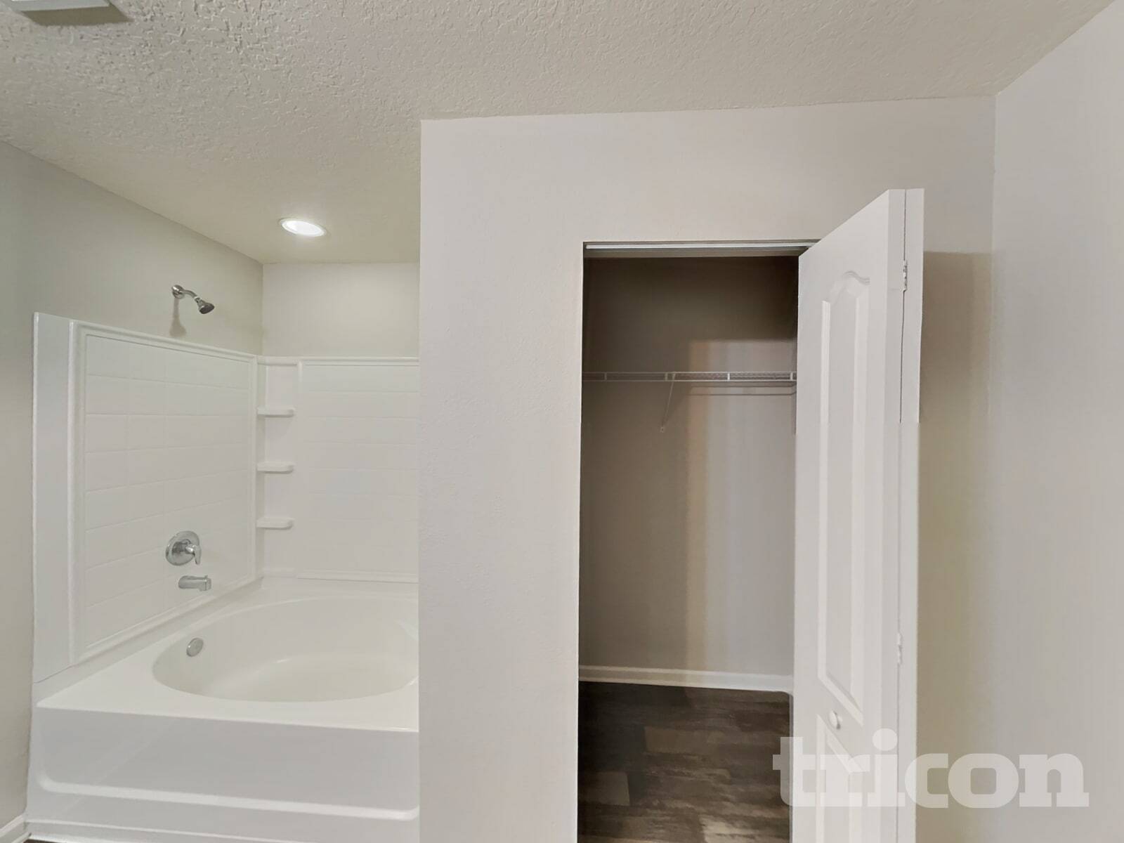 Building Photo - 464 Harley Dr