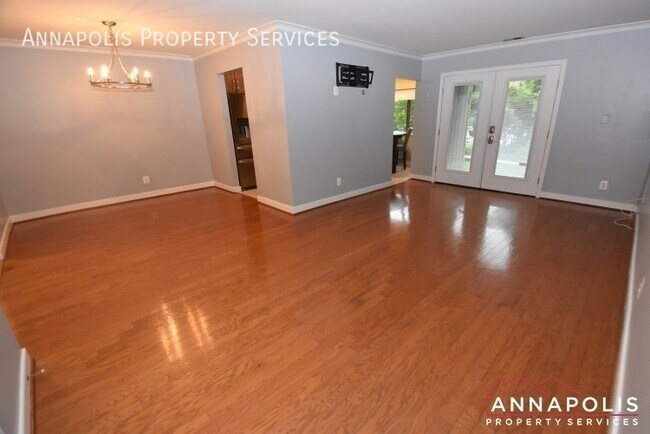 Building Photo - 302 Hilltop Ln