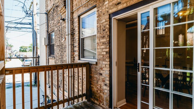 Building Photo - 3710 W Wrightwood Ave