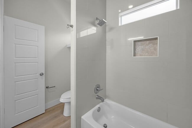 Building Photo - 5511 Black Pine Cir