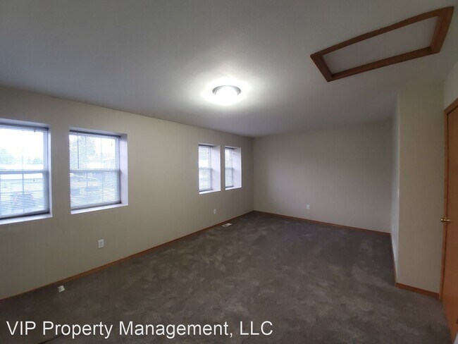 Building Photo - 4 br, 2.5 bath House - 3104 N. 8th Street