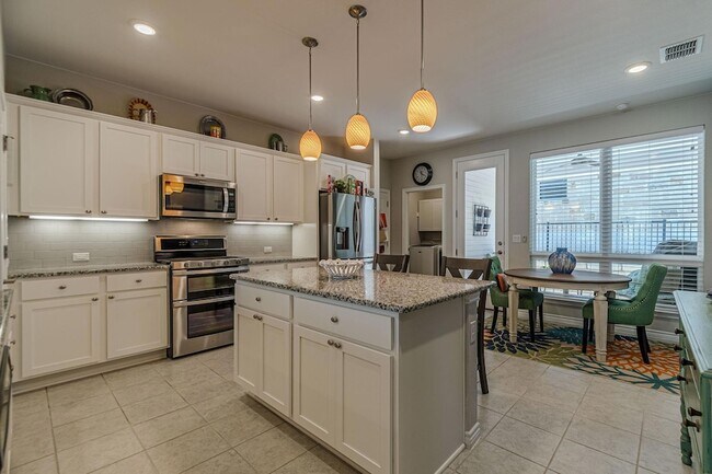 Building Photo - 108 Mulligan Dr