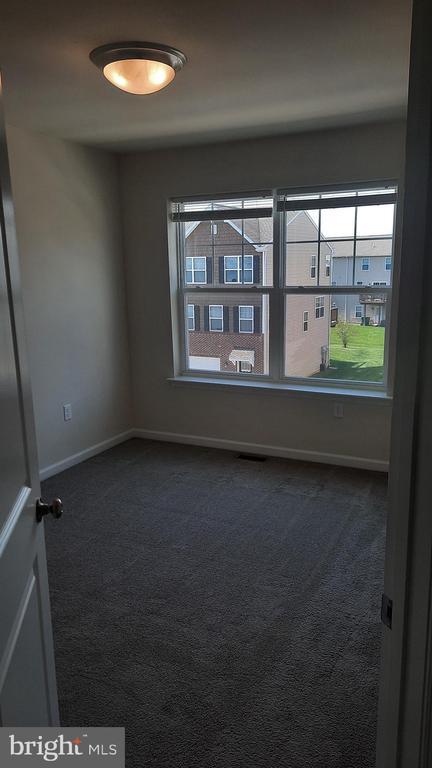 Building Photo - 829 Admiral's Quay Dr