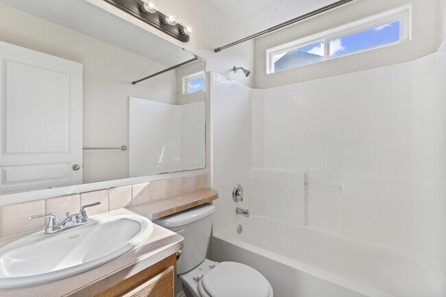 Building Photo - 1770 W Bellagio Dr