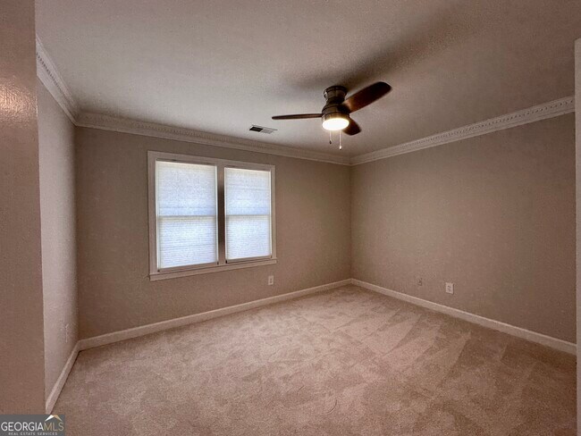 Building Photo - 3363 Somerset Trace