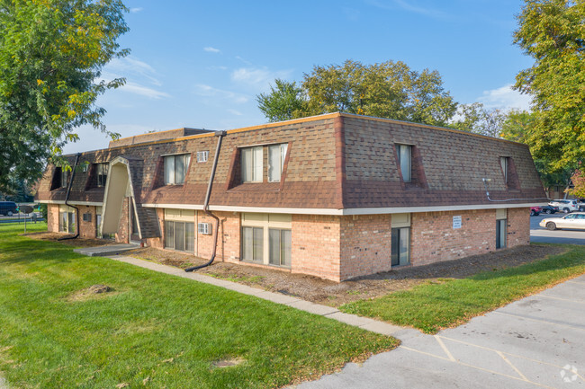 Building Photo - Tamarack Creek