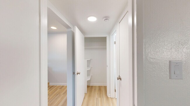 Building Photo - 7 Merrydale Rd