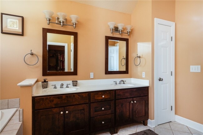 Building Photo - 126 St Andrews Dr