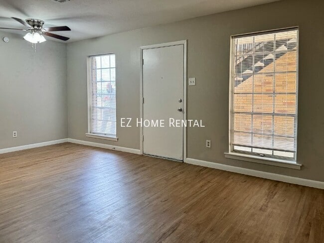 Building Photo - 2101 6th Ave N