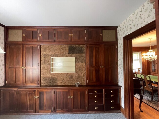 Building Photo - 68 Front St