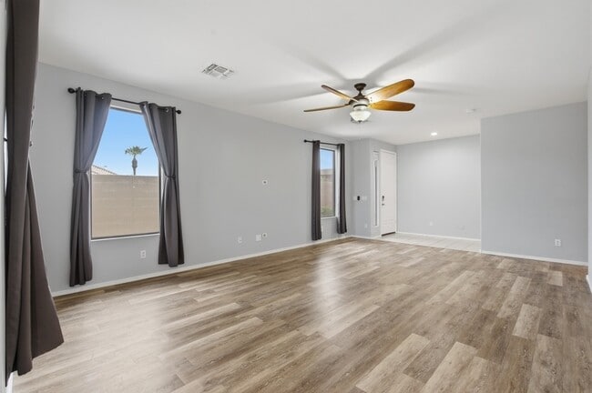 Building Photo - 851 S Fern Ct