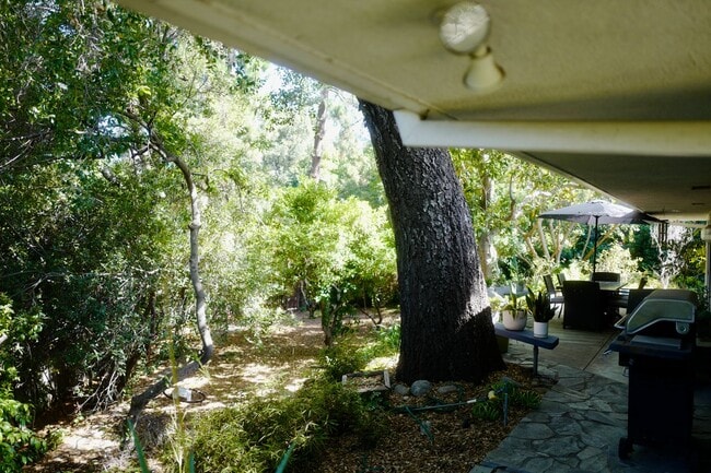 Building Photo - Coming Soon! Cozy home in South Pasadena.