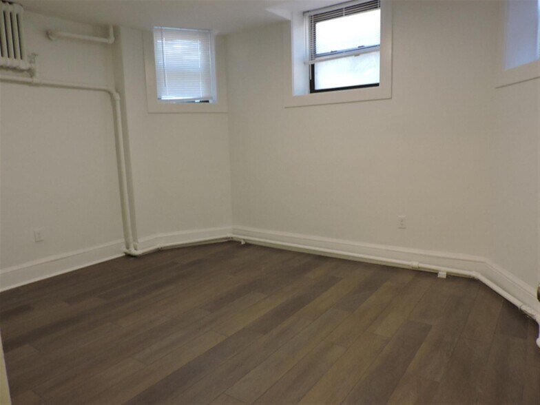 Building Photo - 8 Prescott St