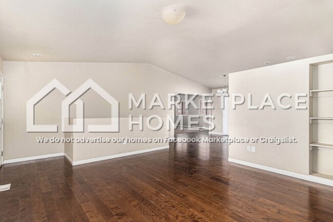 Building Photo - 147 S Golfwood Dr W