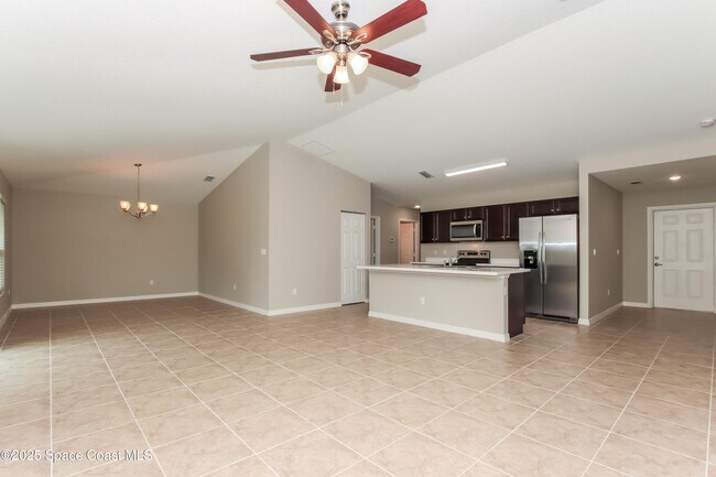 Building Photo - 2131 Watkins Rd SE