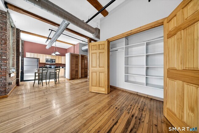 Building Photo - 325 Lafayette St