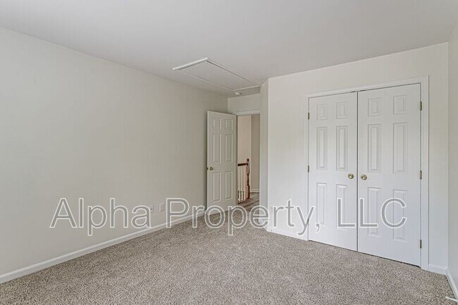 Building Photo - 261 Highgate Cir