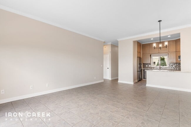 Building Photo - Two-bedroom Condo with Mountain Views near...