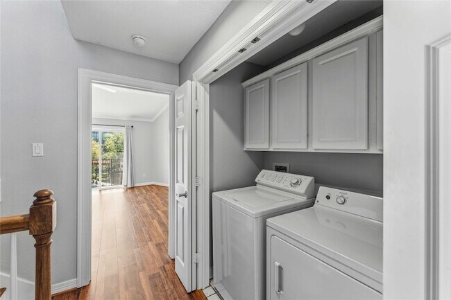 Building Photo - 1332 Fairview St