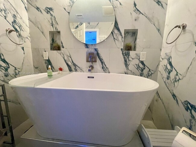 Building Photo - 140 S Dixie Hwy