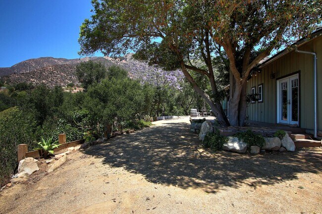 Building Photo - 3021 Hidden Valley Ln
