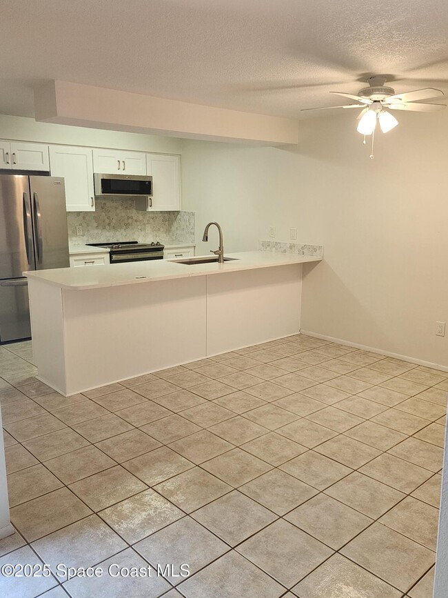 Building Photo - 8732 Croton Ct
