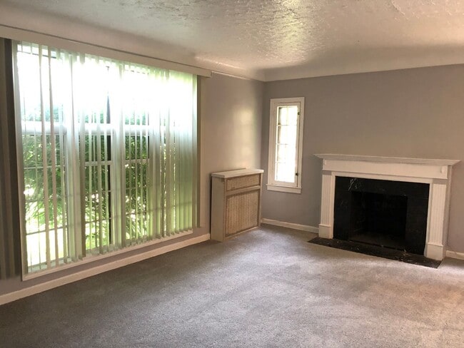 Building Photo - 3633 Lynnfield Rd