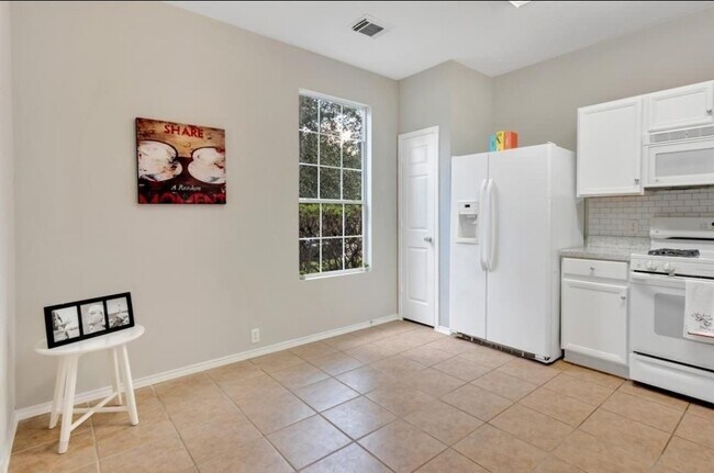 Building Photo - 23843 Single Oak St