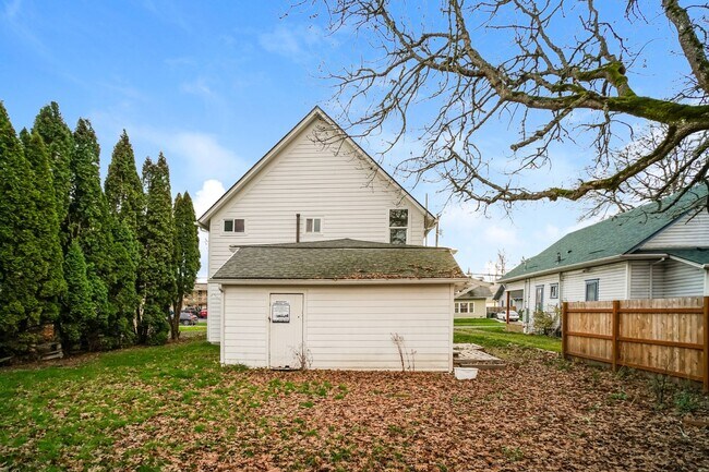 Building Photo - 135NE