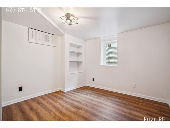 Building Photo - 627 8th St N