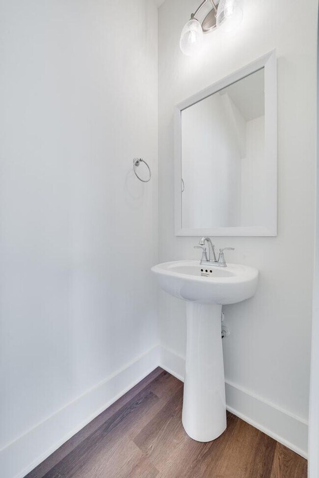 Building Photo - Primary bedroom on main level with bonus l...