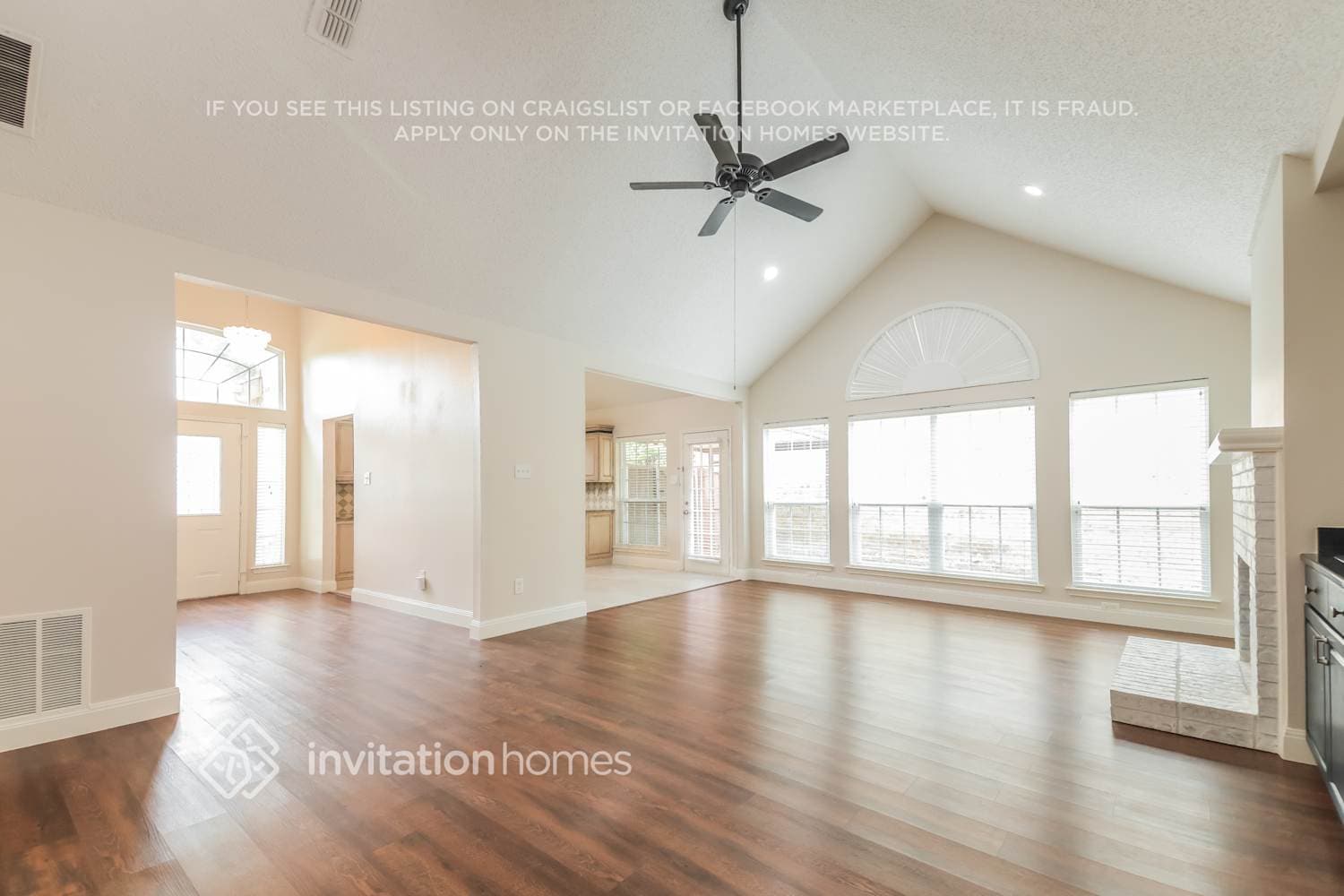 Building Photo - 2710 Honeysuckle Dr