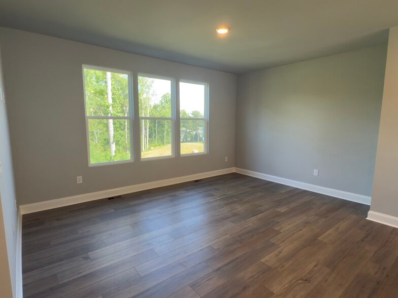 Main livingroom - 10536 Pleasant Br Dr