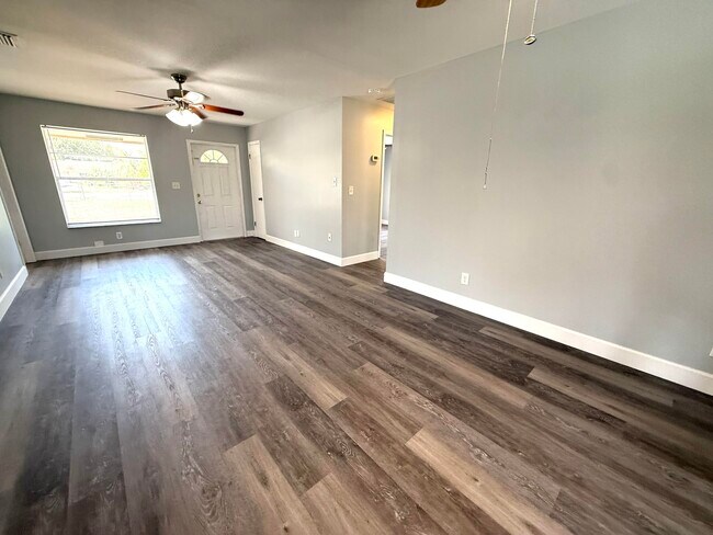 Building Photo - 16394 Pimlico Dr E
