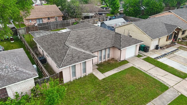 Building Photo - 15022 Chipman Ln.