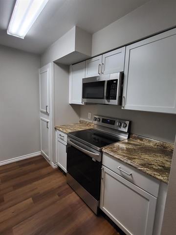 Building Photo - 9696 Walnut St