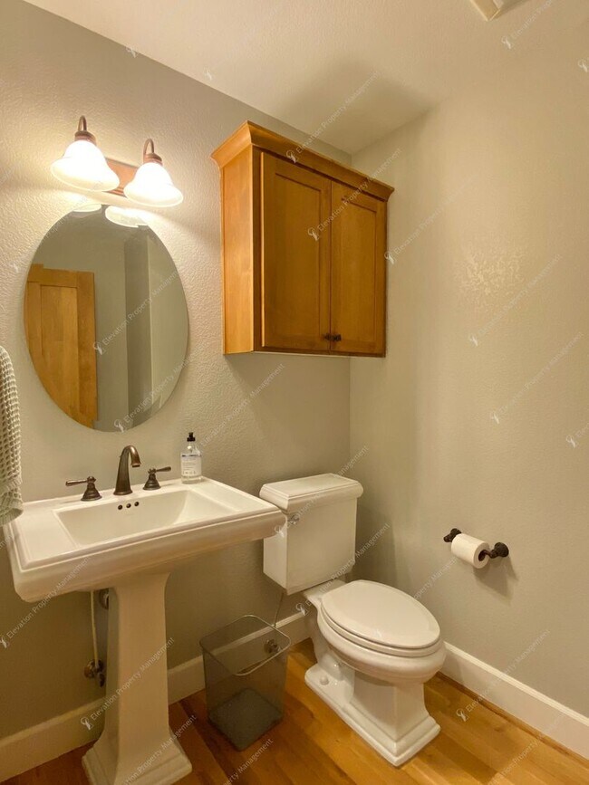 Building Photo - Northwest Crossing Gem! Bonus Office and F...