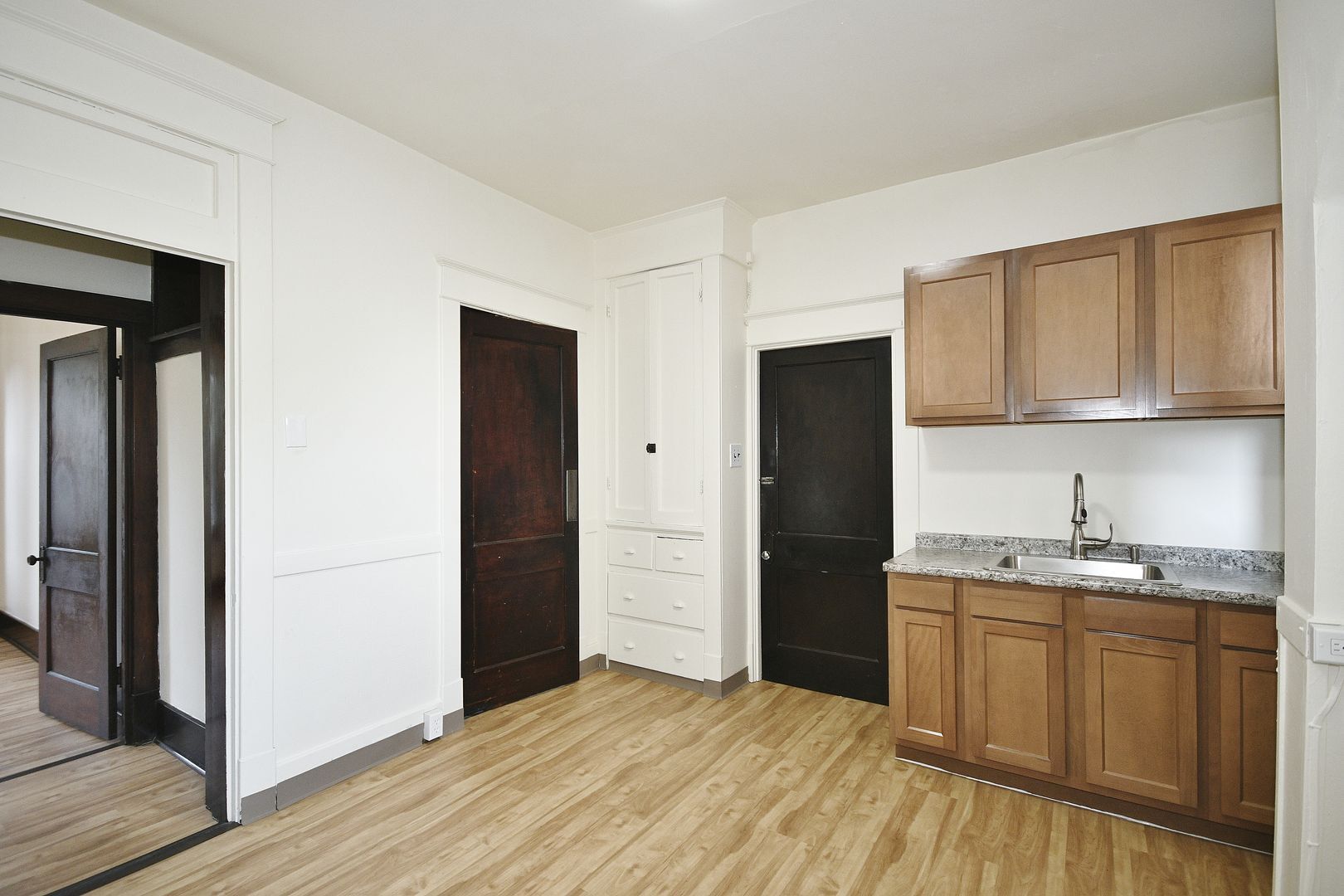 Building Photo - 201 Giffin Ave