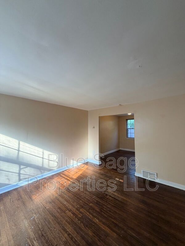 Building Photo - 6635 Church Ln