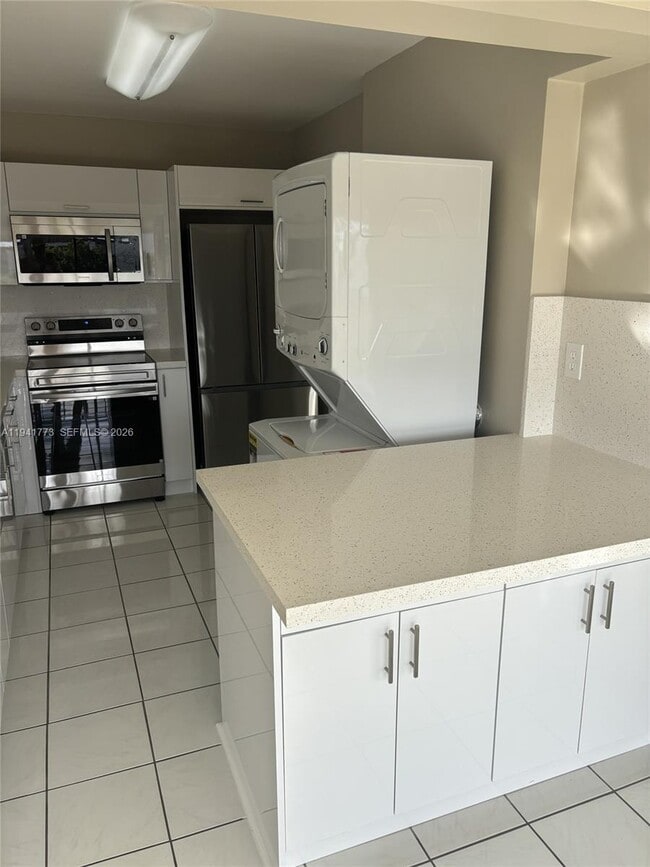 Building Photo - 5800 SW 127th Ave