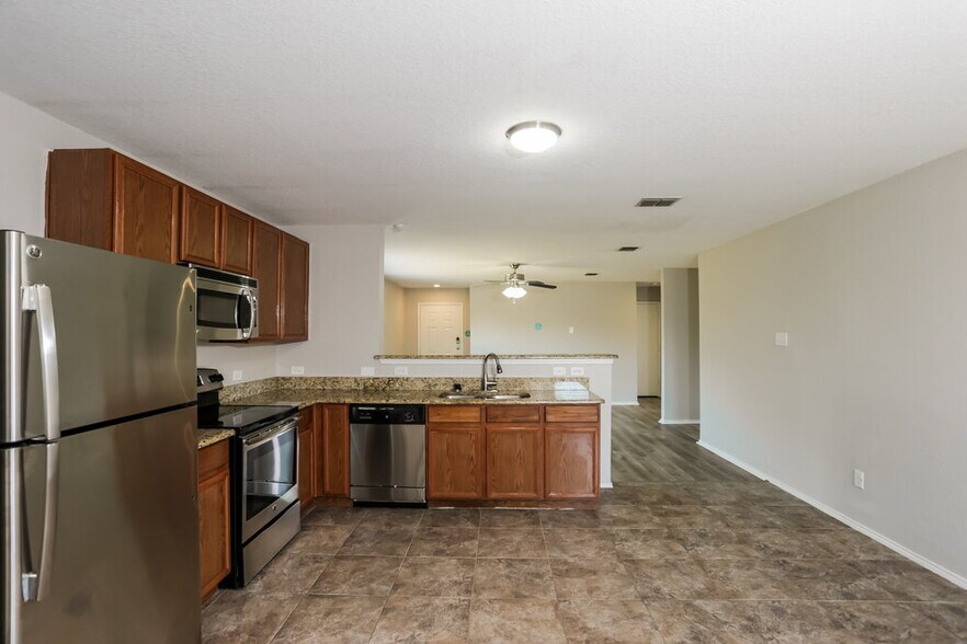 Building Photo - 1520 Castle Ridge Rd