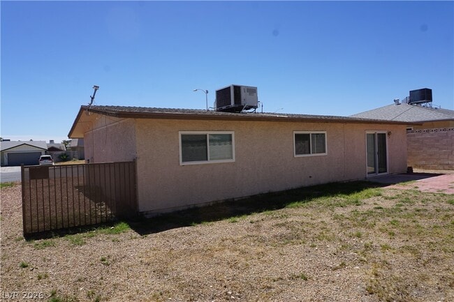 Building Photo - 7400 Alta Dr