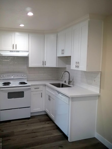 Building Photo - 711 Cayuga St