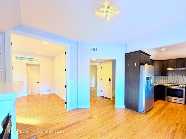 Building Photo - 1107 N Downing St